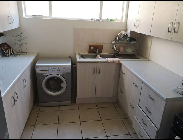 2 BEDROOM APARTMENT TO LET IN CLARENDON